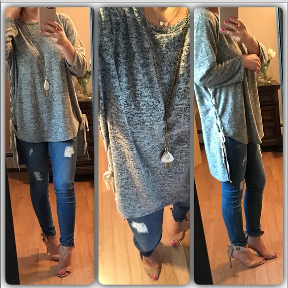 Tops - New🎀Soft lace up side top